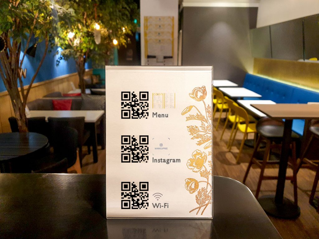 Códigos QR de carta digital en un local