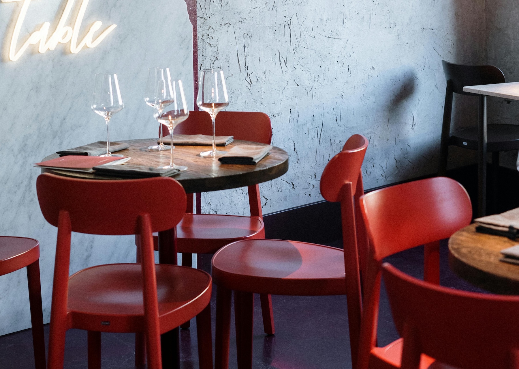 Decorar un restaurante con poco dinero